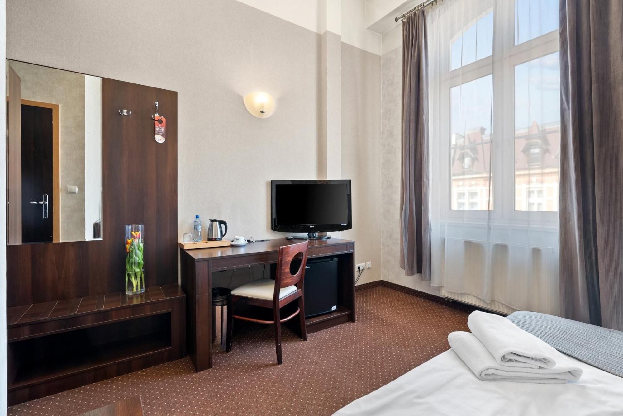 Hotel Diament Economy Gliwice Exterior foto