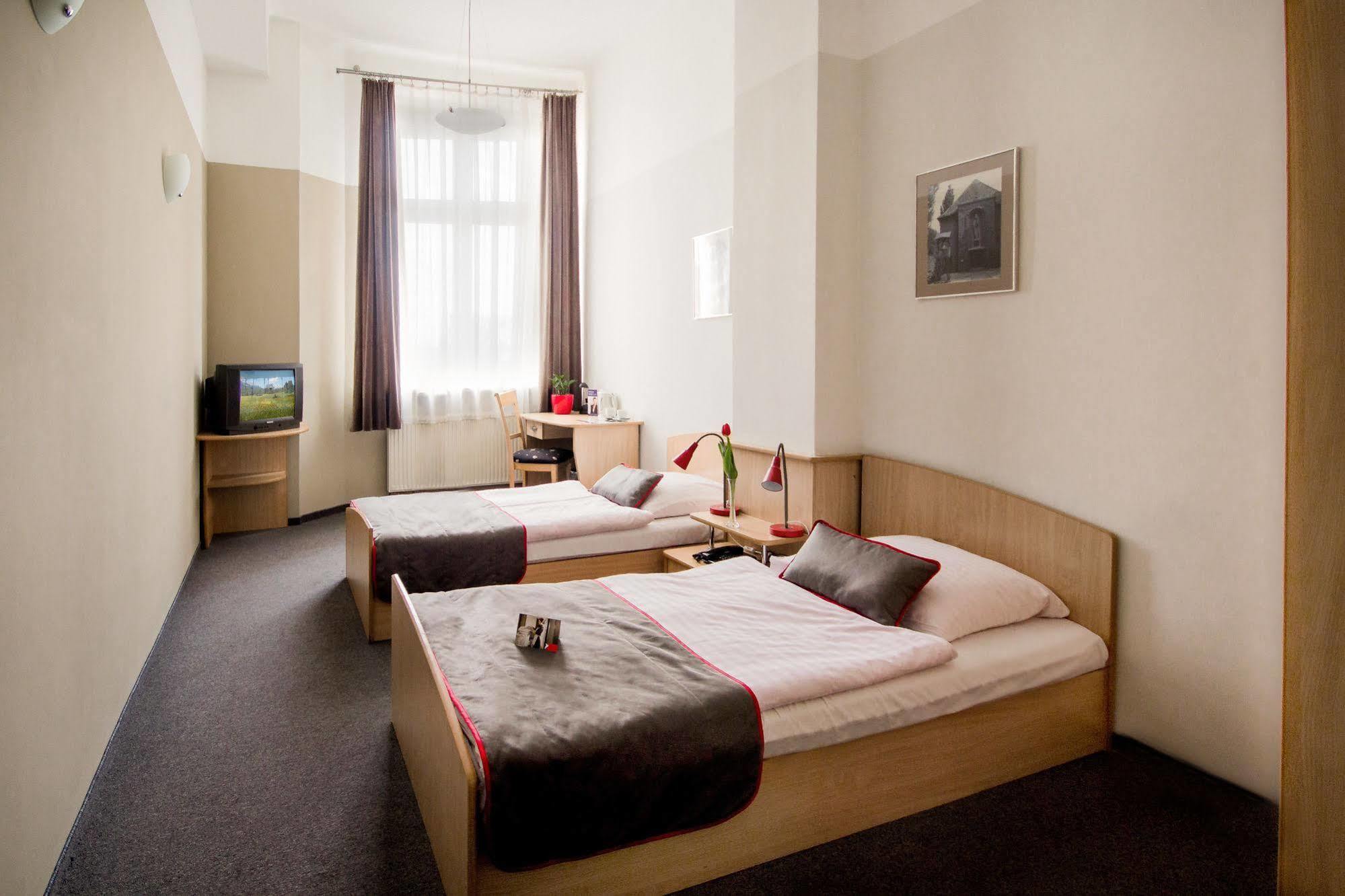 Hotel Diament Economy Gliwice Exterior foto